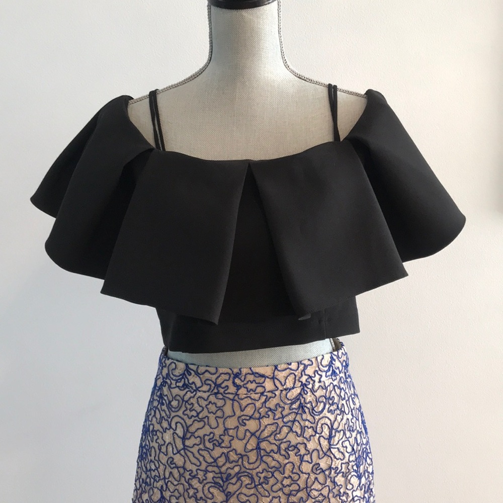 TOPSHOP M 8 black ruffle cold shoulder crop top